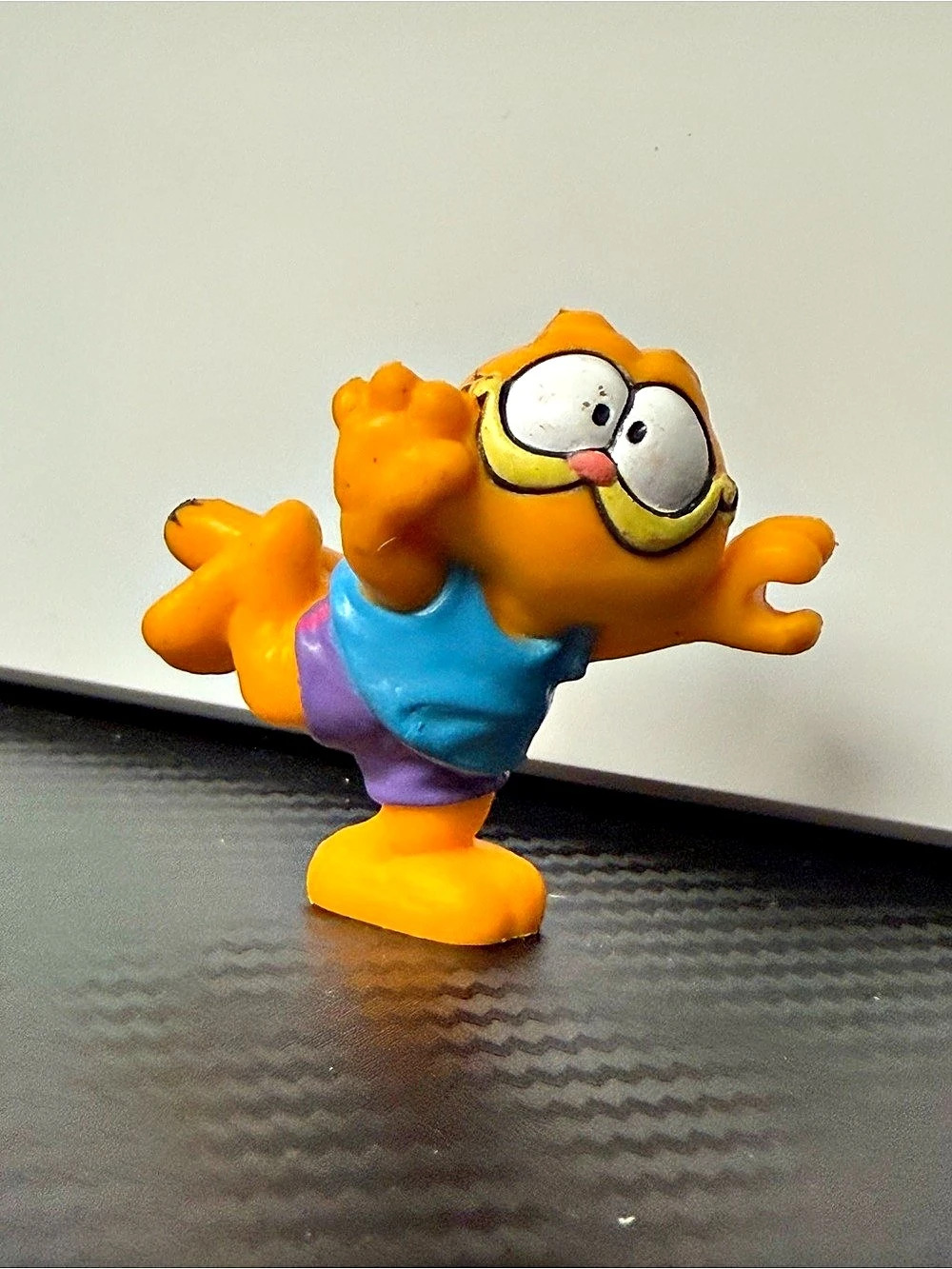 McDonald's Garfield Orange Blue Figure